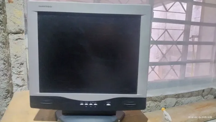 Monitor Wayte 15 polegadas