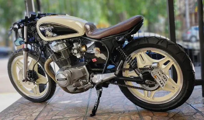 CB 400 ll Café Racer 1982  Made in Japan