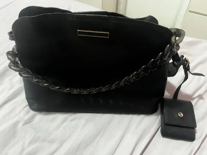 Bolsa preta média - marca sapatinho de luxo