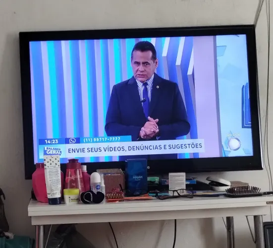 Vende se uma TV 42 polegadas imagem aparece durante 10 minutos depois imagem some 
