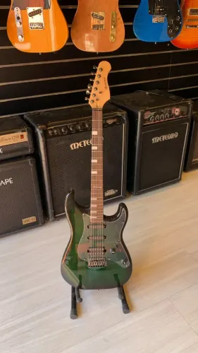 Guitarra Hurricane Stratocaster Verde
