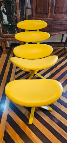 Móveis design,  Corona Chair com puff anos 60 Dinamarca,  antiguidades 