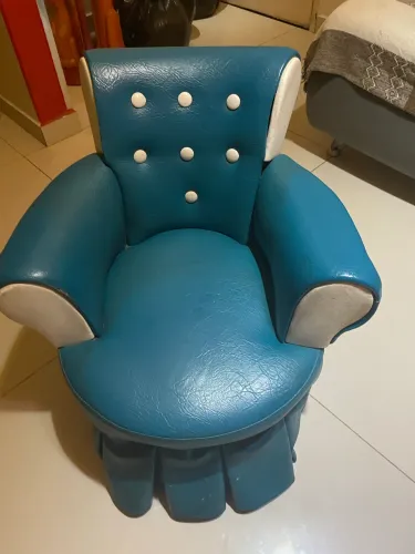 Sofá infantil impecável