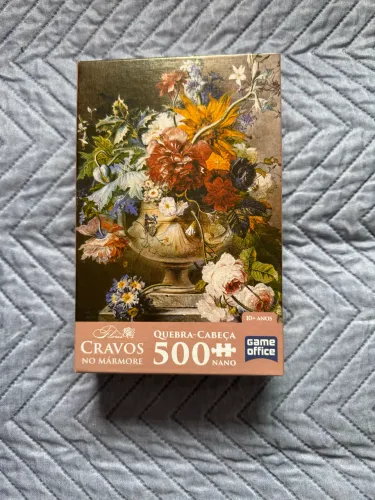 Quebra cabeça cravos no mármore 