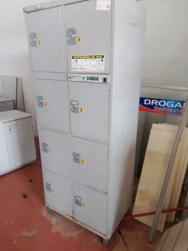 Armário com fechadura biométrica 
