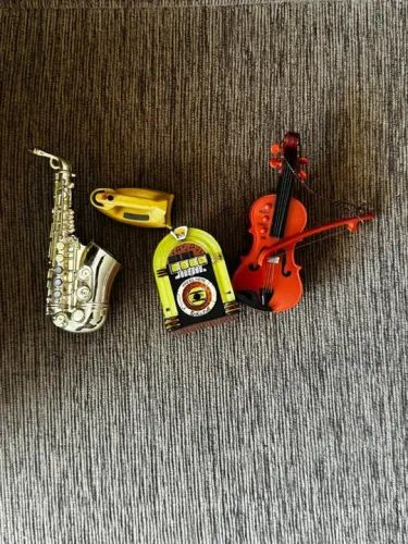 Imas Decorativos Instrumentos Musicais + Ferro De Passar IMPORTADOS AMERICANOS