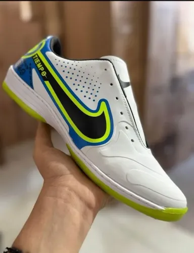 Chuteira semi-profissional Nike