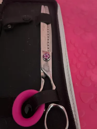 Tesoura Groom Show curva tubarao