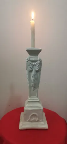 Castiçal de Mesa em Gesso