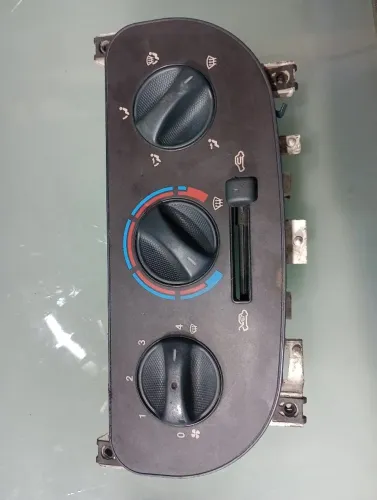 Comando de ar condicionado Fiat Doblo 2010/15