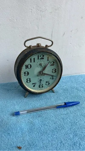 Relógio despertar antigo decoração 