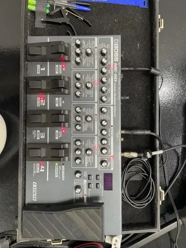 Pedaleira Boss ME-80