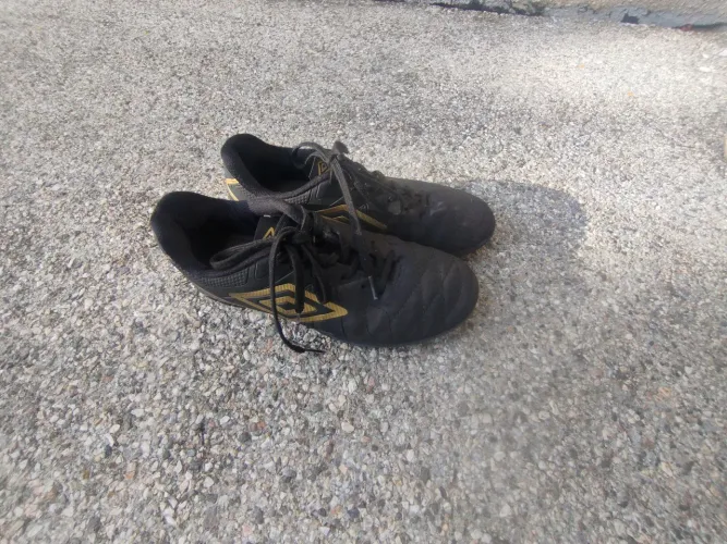 Chuteiras Umbro