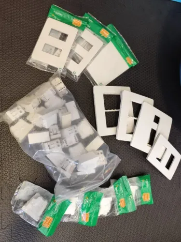 Interruptores e tomadas Schneider Orion