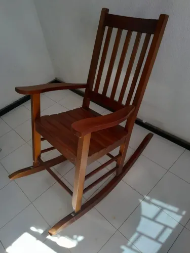 02 Cadeiras de balanço - confira valor