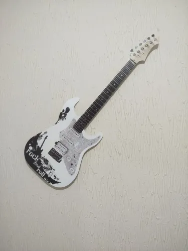 Guitarra decorativa 