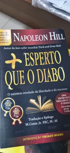 Os dois livros super novos 