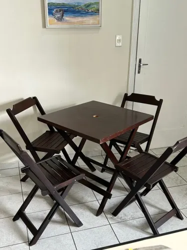 Conjunto de Mesa e Cadeiras Dobráveis