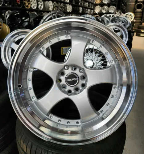Jogo de rodas MST aro 18 5x100 e 5x114