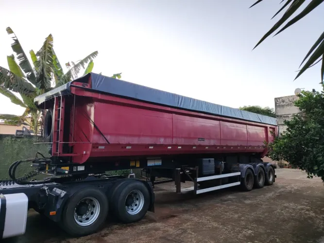 Carreta caçamba 3 eixos