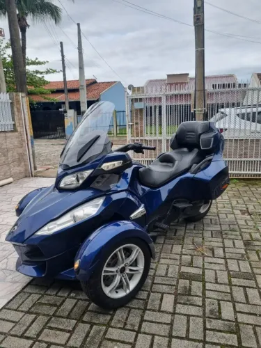 ? Can-Am Spyder RT - Triciclo Touring 998cc
