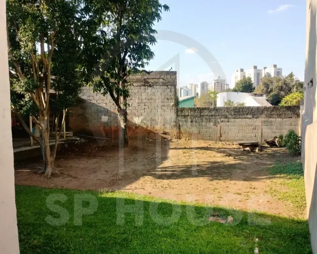Terreno a venda, no Jabaquara, com 4 casas gerando renda, com 585m²