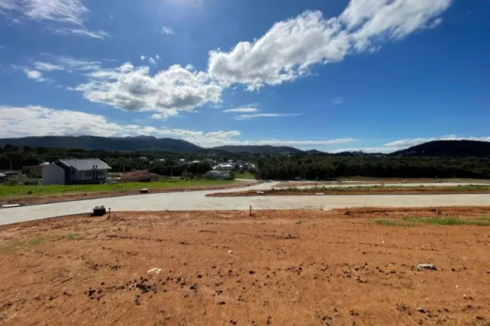 Barbada! Vendo lindo lote no Novo Horizonte em São José- com escritura