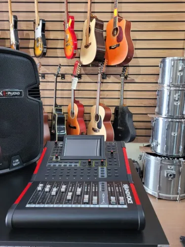 Mesa de Som Digital Soundvoice  Aurea MD-12