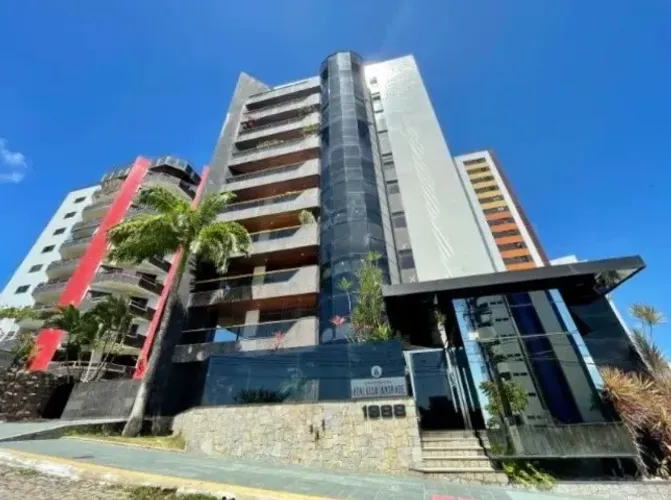 Cobertura 4/4 com 4 suítes no Edifício Adalgiza Andrade de 550 m², 4 vagas por 1.699.999