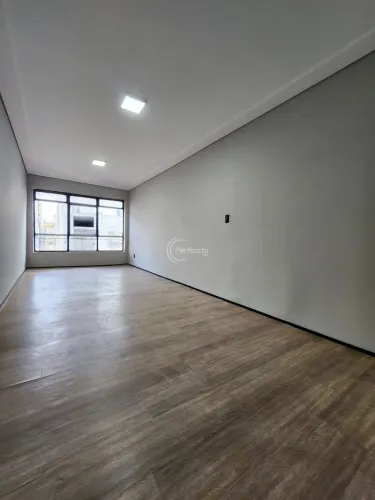 Salas Comerciais - São Pelegrino