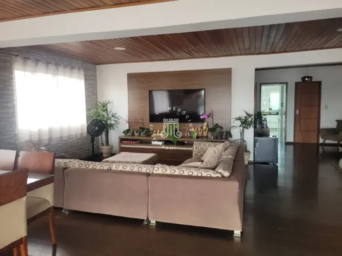PRÉDIO À VENDA DE USO MISTO COM CASA E SALÃO COMERCIAL NO ELOY CHAVES - JUNDIAÍ/SP.