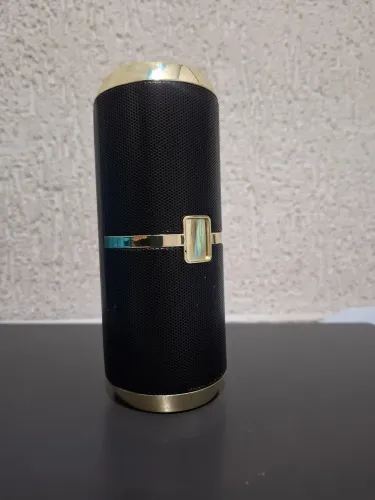 Caixa de Som Bluetooth Portátil Modelo X16 - Dourada e Preta