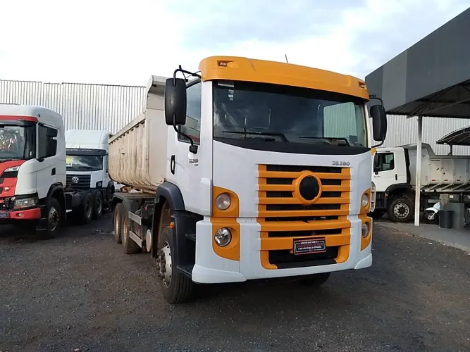 Volkswagen 26.280 E Constel. 6x4 2p (diesel)(E5) 2022/2023 Vamos Seminovos Regente Feijó