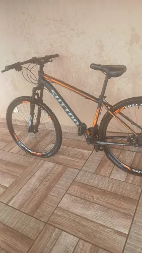 bicicleta de Mountain Bike (MTB) aro 29 da marca nacional Sutton Bikes,