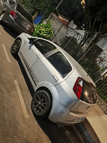 Fiat Punto HLX 1.8 Flex 8V 5P 2010