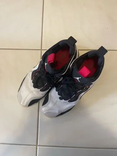 Tênis Air Jordan original 44