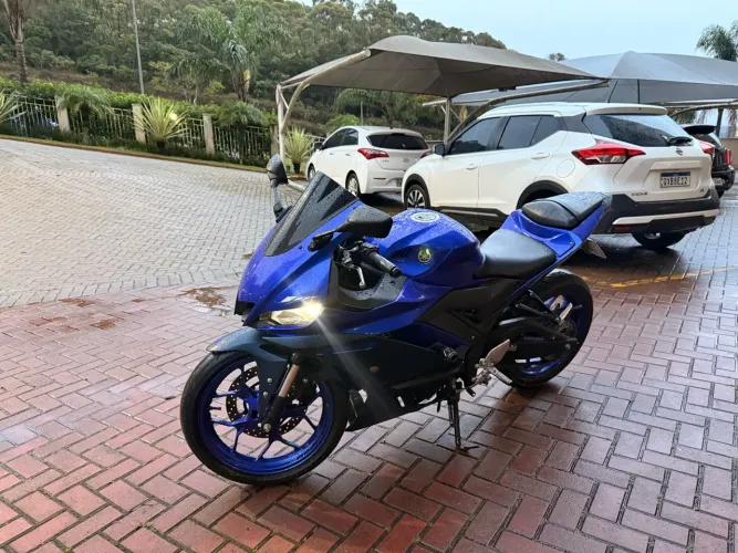 YAMAHA R3 2023 ? 10.000 KM