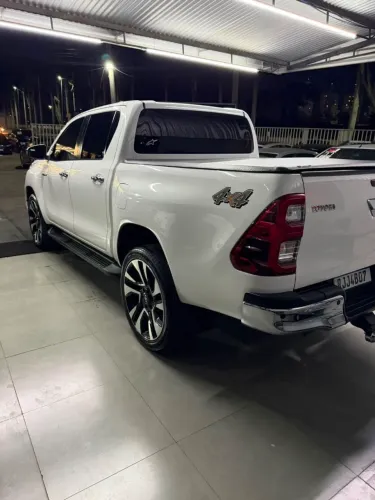 Toyota Hilux CD SRX 4X4 2.8 TDI 16V Diesel Aut. 2021