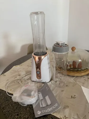 Liquidificador Portátil Cadence