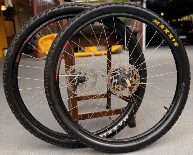 Pneu Maxxis - Aro 29 Alexrims + cubo shimano + eixo + discos + catraca