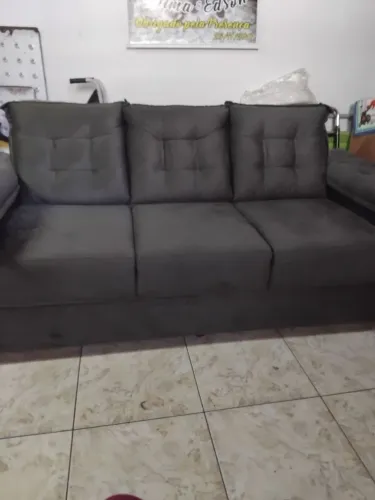 Sofá 2e3lugares cor marrom veludo.