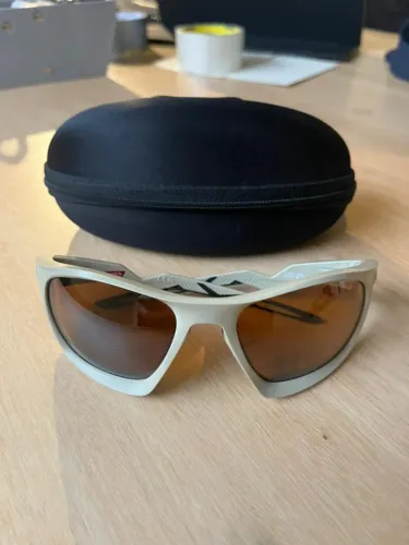 Oculos de sol Oakley Lateralis Bege