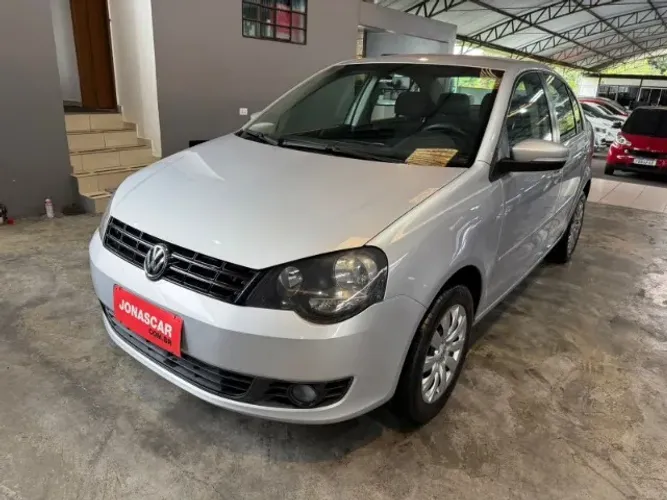 Volkswagen Polo Sedan 1.6 MI Total Flex 8V 4P 2014
