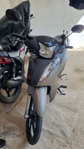 Honda BIZ 125 2023 - Pouco rodada, única dona
