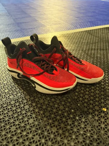 Tenis Jordan 36 - Tamanho 43