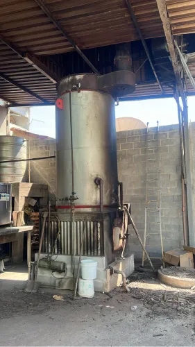 Vendo / troco Caldeira a lenha 800kg