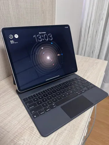 iPad Air M2 13 polegadas - 256 gb.