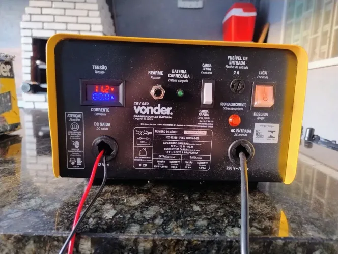 Carregador de bateria automotivo Vonder