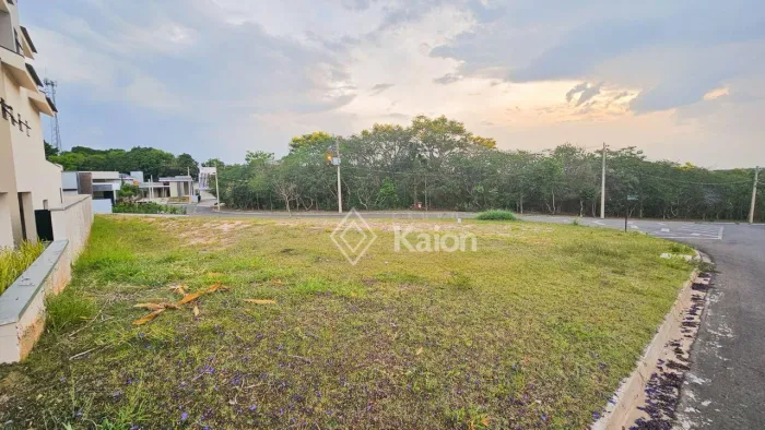 Terreno à venda no Condomínio Portal dos Bandeirantes Salto em Salto/SP