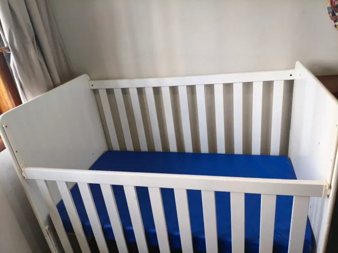 Vendo berço com colchão